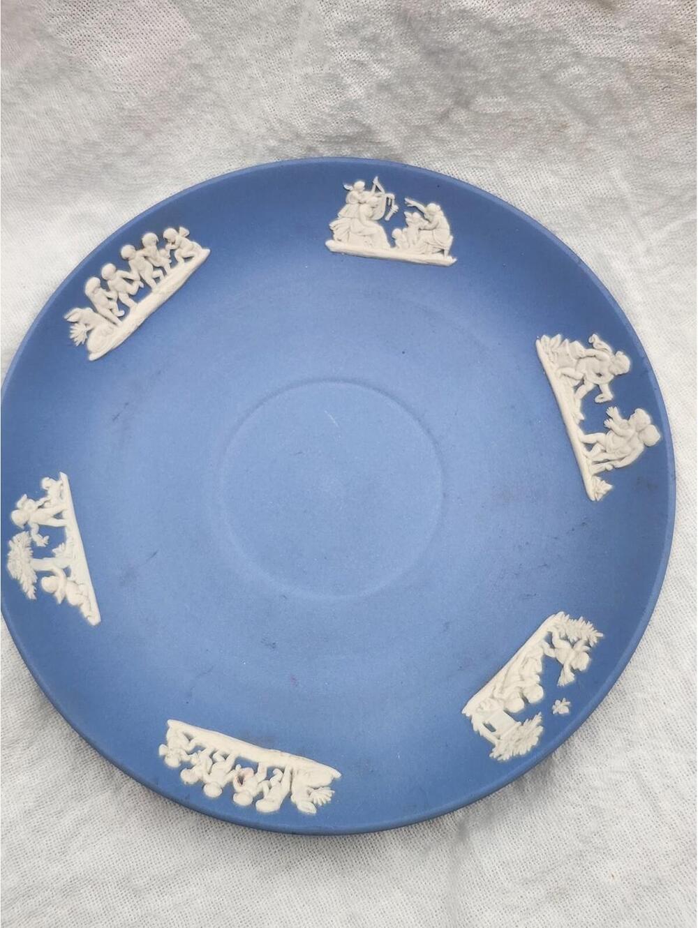 Wedgwood Jasperware Blue Teacup & Saucer Neoclassical Relief 1972 I2 - Picture 13 of 15